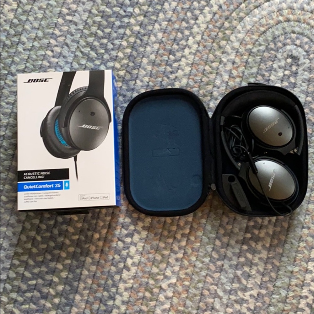 Bose QC25 noise cancelling headset